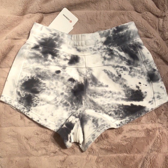 SOLD Lululemon inner glow short marble dye - Picture 2 of 3